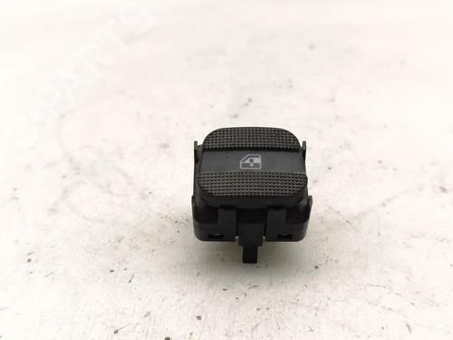 Venstre bagtil elrude kontakt Venstre bagtil elrude kontakt VW PASSAT B3/B4 Variant (3A5, 35I) 1.9 TDI (90 hp) 37244679 37244679