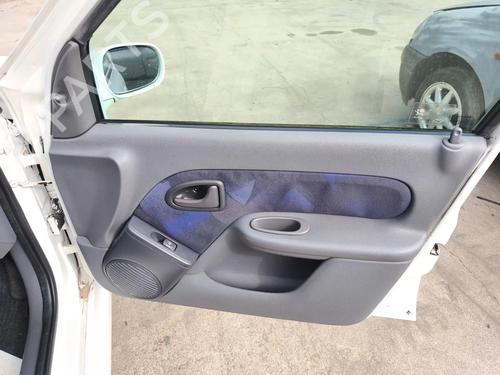 Høyre frontpanel Høyre frontpanel RENAULT CLIO II (BB_, CB_) 1.2 (BB0A, BB0F, BB10, BB1K, BB28, BB2D, BB2H, CB0A,... (58 hp) 37271772 37271772