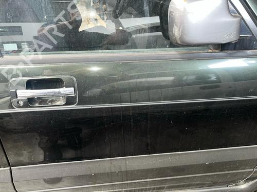 Used Right front door Right front door 37271862 37271862