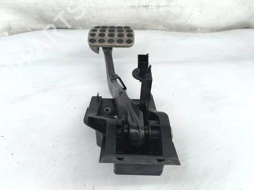 Used Break pedal Break pedal MERCEDES-BENZ SL (R230) 55 AMG Kompressor (230.474) (500 hp) 37438618 37438618