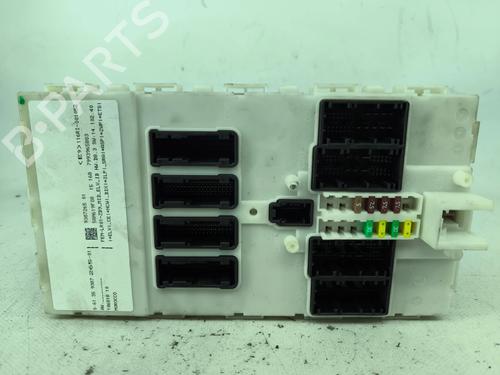 Used Fuse box Fuse box 37423124 37423124