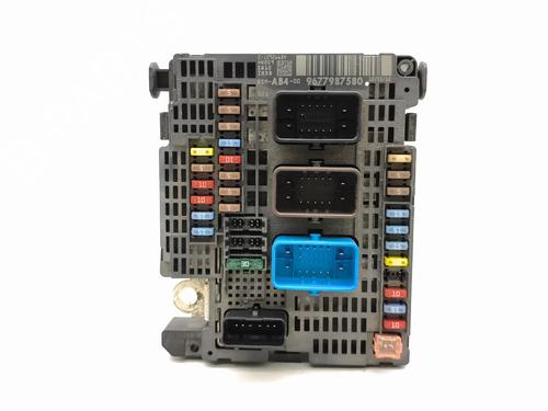 Used Fuse box Fuse box 37475723 37475723