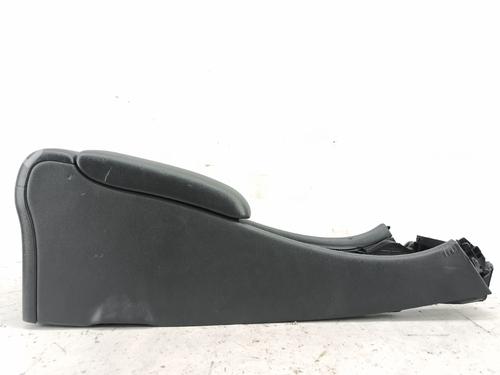 middle-console-mercedes-benz-c-class-coupe-cl203-2001-2002-2003-2004-2005-2006-2007-2008-2009-2010-2011-37444137 main image