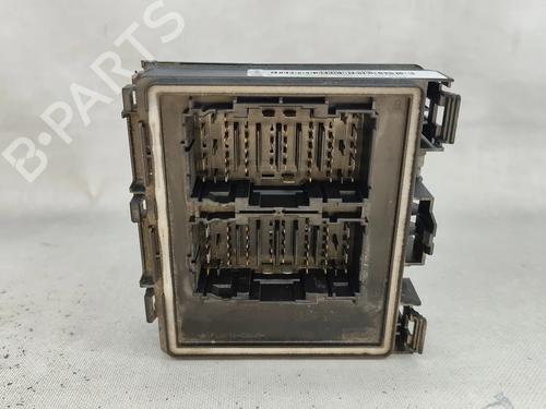 Used Fuse box Fuse box 37476026 37476026