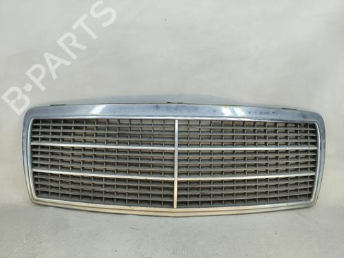grille-mercedes-benz-c-class-w202-1993-1994-1995-1996-1997-1998-1999-2000-37478250 main image