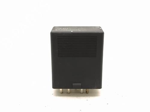 switch-mercedes-benz-e-class-w124-1993-1994-1995-1996-37683477 main image