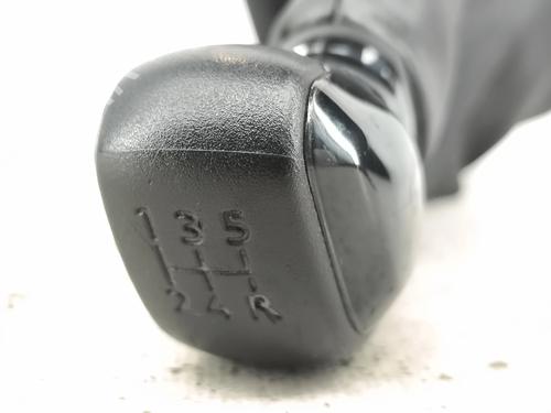Shift knob PEUGEOT 2008 I (CU_) 1.2 VTi | BP37426633I34 - Image 2