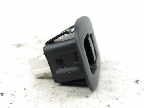 Right rear window switch PEUGEOT 2008 I (CU_) 1.2 VTi | BP37431001I28 - Image 3