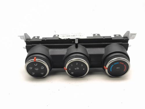 climate-control-renault-clio-v-b7_-2019-37875996 main image