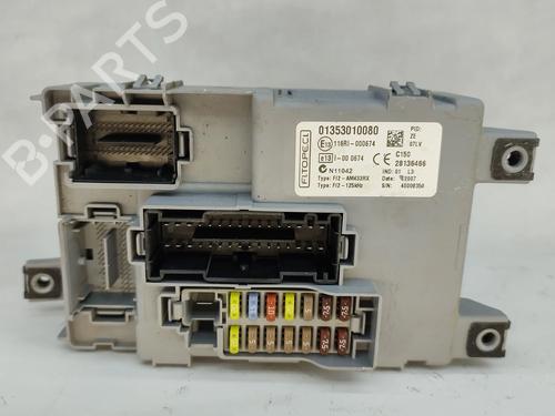 Used Fuse box Fuse box 37759686 37759686