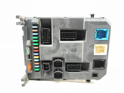 Used Fuse box Fuse box 37613717 37613717