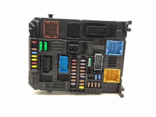 Used Fuse box Fuse box 38021267 38021267