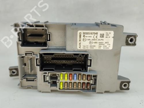 Used Fuse box Fuse box 38076801 38076801