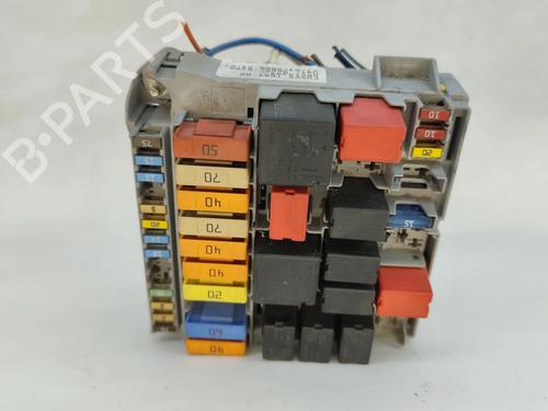 Used Fuse box Fuse box 38076802 38076802