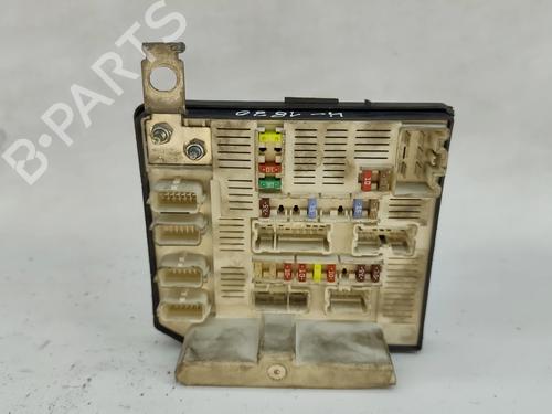 Used Fuse box Fuse box 38086718 38086718