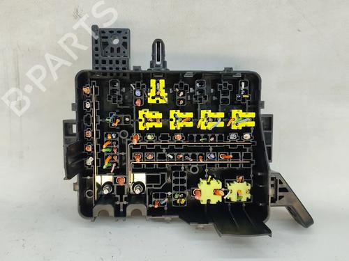 Used Fuse box Fuse box 38337445 38337445