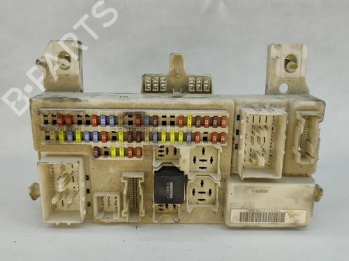Used Fuse box Fuse box 38337625 38337625