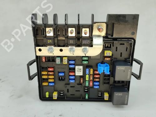 Used Fuse box Fuse box 38337759 38337759