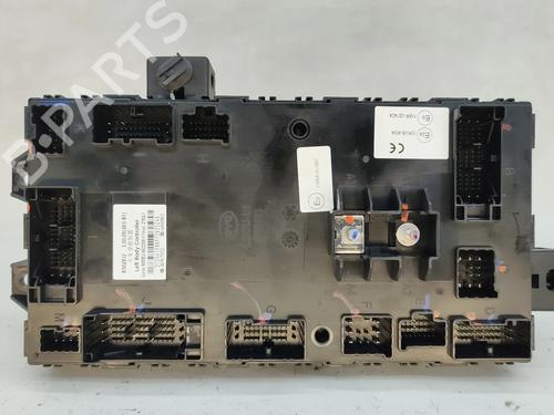 Used Fuse box Fuse box 38337760 38337760