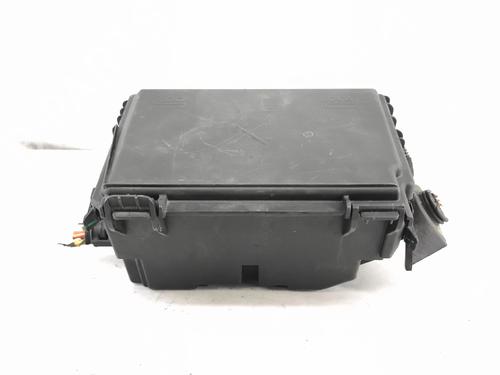 Used Fuse box Fuse box 38172516 38172516