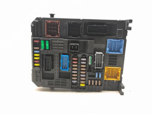 Used Fuse box Fuse box 38422766 38422766