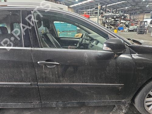 Used Right front door Right front door 38593057 38593057