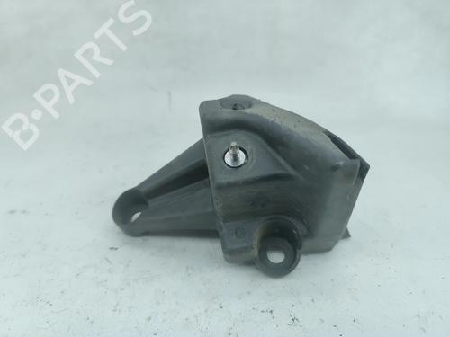 Used Rear bumper bracket Rear bumper bracket 38638642 38638642