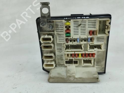 Used Fuse box Fuse box RENAULT LAGUNA II (BG0/1_) 1.9 dCi (BG08, BG0G) (120 hp) 38709672 38709672