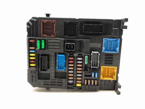 Used Fuse box Fuse box CITROËN C3 III (SX) 1.2 PureTech 82 (83 hp) 38760241 38760241