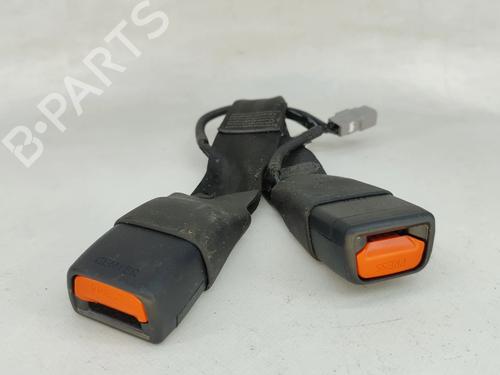 Used Seat buckle Seat buckle TOYOTA YARIS (_P13_) 1.5 Hybrid (NHP130_) (101 hp) 38774520 38774520