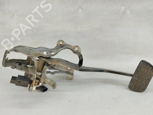 Used Break pedal Break pedal TOYOTA YARIS (_P13_) 1.5 Hybrid (NHP130_) (101 hp) 38774524 38774524