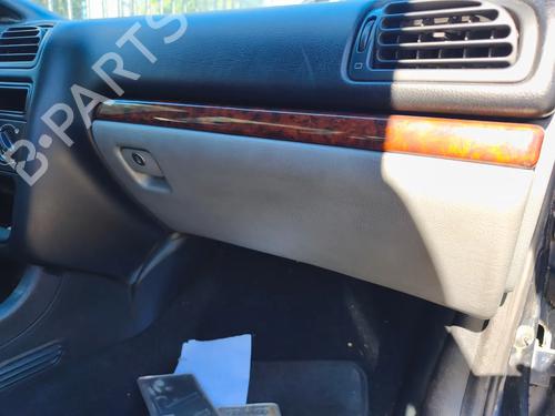 Used Glove box Glove box 39003062 39003062