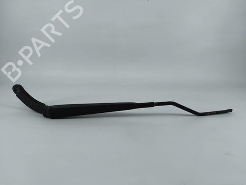 front-windshield-wiper-arm-renault-clio-iv-bh_-2012-2013-2014-2015-2016-2017-2018-2019-2020-2021-39026915 main image