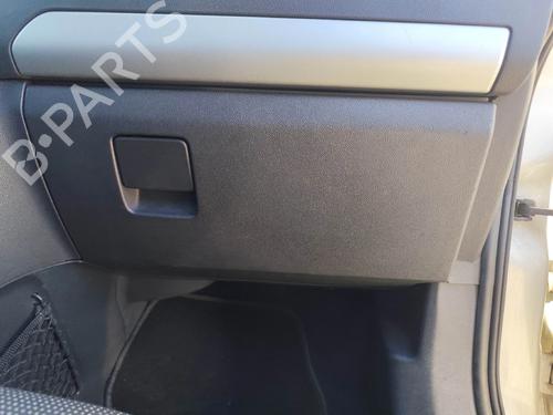 Used Glove box Glove box 39096230 39096230