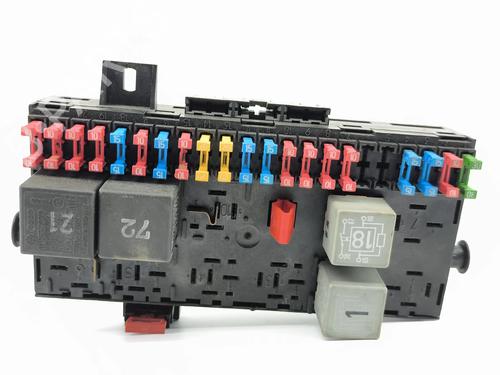 Used Fuse box Fuse box VW GOLF II (19E, 1G1) 1.3 (55 hp) 39107558 39107558
