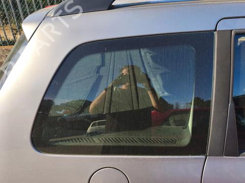 rear-right-quarter-glass-peugeot-307-break-3e-2002-2003-2004-2005-2006-2007-2008-2009-39512476 main image
