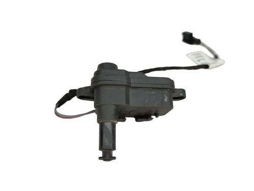 Used Fuel door actuator Fuel door actuator AUDI A1 (8X1, 8XK) 1.6 TDI (105 hp) 39963931 39963931