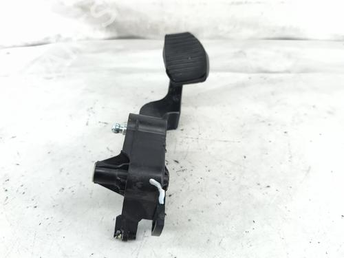 Used Break pedal Break pedal CITROËN C3 AIRCROSS II (2R_, 2C_) 1.2 PureTech 110 (2RHNZB, 2RHNZW, 2RHNPX, 2RHNPJ) (110 hp) 39982966 39982966