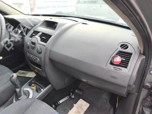 dashboard-renault-megane-ii-saloon-lm01_-2003-40256299 main image