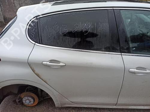 Used Right rear door PEUGEOT 208 I (CA_, CC_) 1.2 THP 110 (110 hp) 16877780