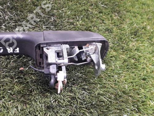Klamka zewnętrzna drzwi przednich lewych LAND ROVER DISCOVERY II (L318) 2.5 Td5 4x4 | BP6181027C128 