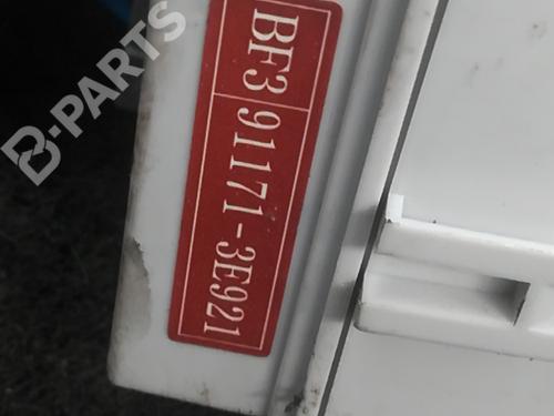 Fuse box KIA SORENTO I (JC) 2.5 CRDi | BP6197786E1