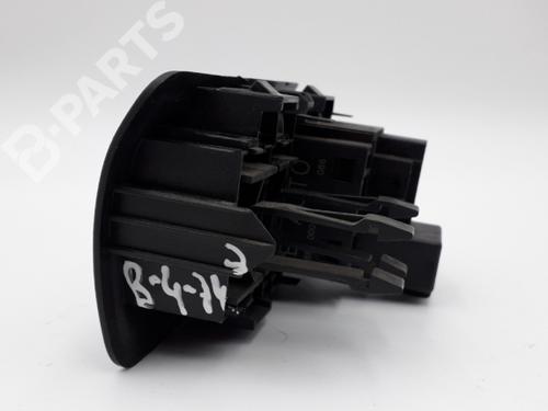 Used Switch RENAULT CLIO III (BR0/1, CR0/1) 1.2 16V (BR02, BR0J, BR11, CR02, CR0J, CR11) (75 hp) 6822817