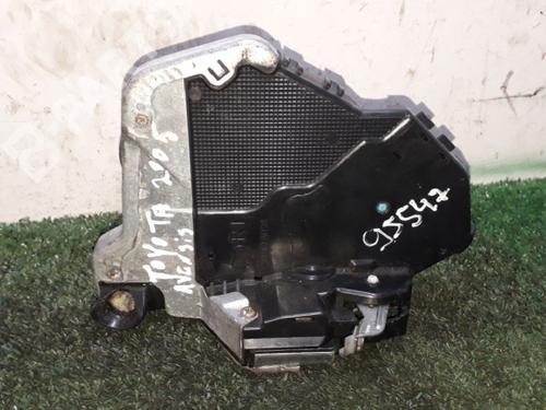 Used Front right lock TOYOTA AVENSIS (_T25_) [2003-2008]  6239115