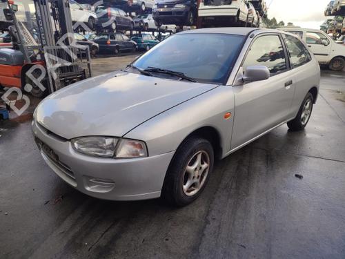 Pièces Détachées Usagées MITSUBISHI COLT V (CJ_, CP_) 1300 GL,GLX (CJ1A) (75 hp) 3227562
