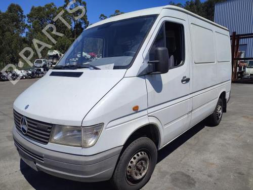 Used Parts MERCEDES-BENZ SPRINTER 2-t Van (B901, B902) 208 D (901.361, 901.362, 902.361, 902.362) (79 hp) 3228789