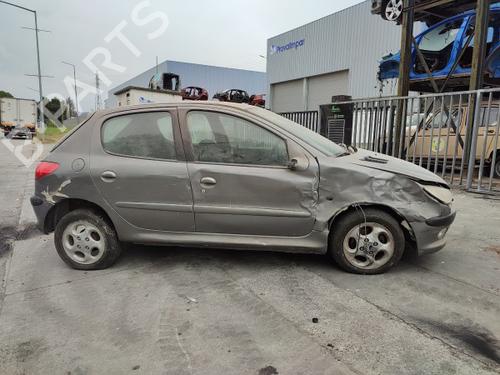 Injection rail PEUGEOT 206 Hatchback (2A/C) 1.1 i | BP31322947M98 