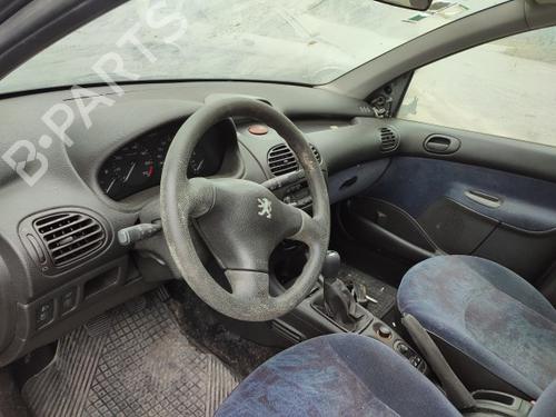 Injection rail PEUGEOT 206 Hatchback (2A/C) 1.1 i | BP31322947M98 