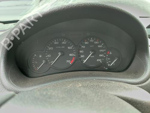 Injection rail PEUGEOT 206 Hatchback (2A/C) 1.1 i | BP31322947M98 