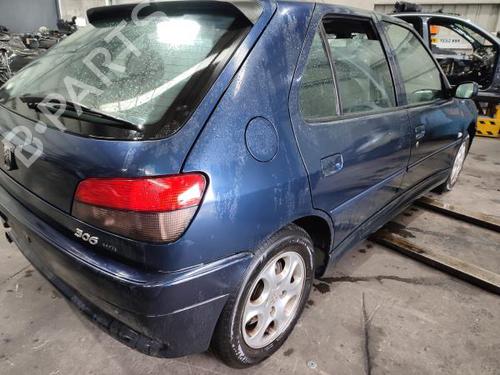 Interior roof light PEUGEOT 306 Hatchback (7A, 7C, N3, N5) 2.0 HDI 90 | BP31667744I8